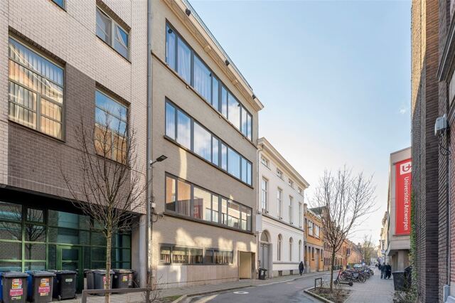 VINTAGE  BUILDING
